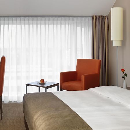Intercityhotel Дармщат Стая снимка