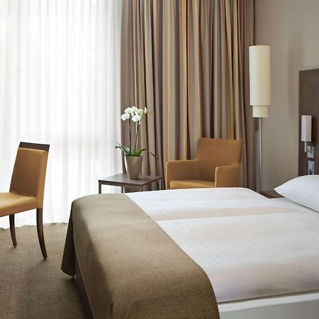Intercityhotel Дармщат Екстериор снимка