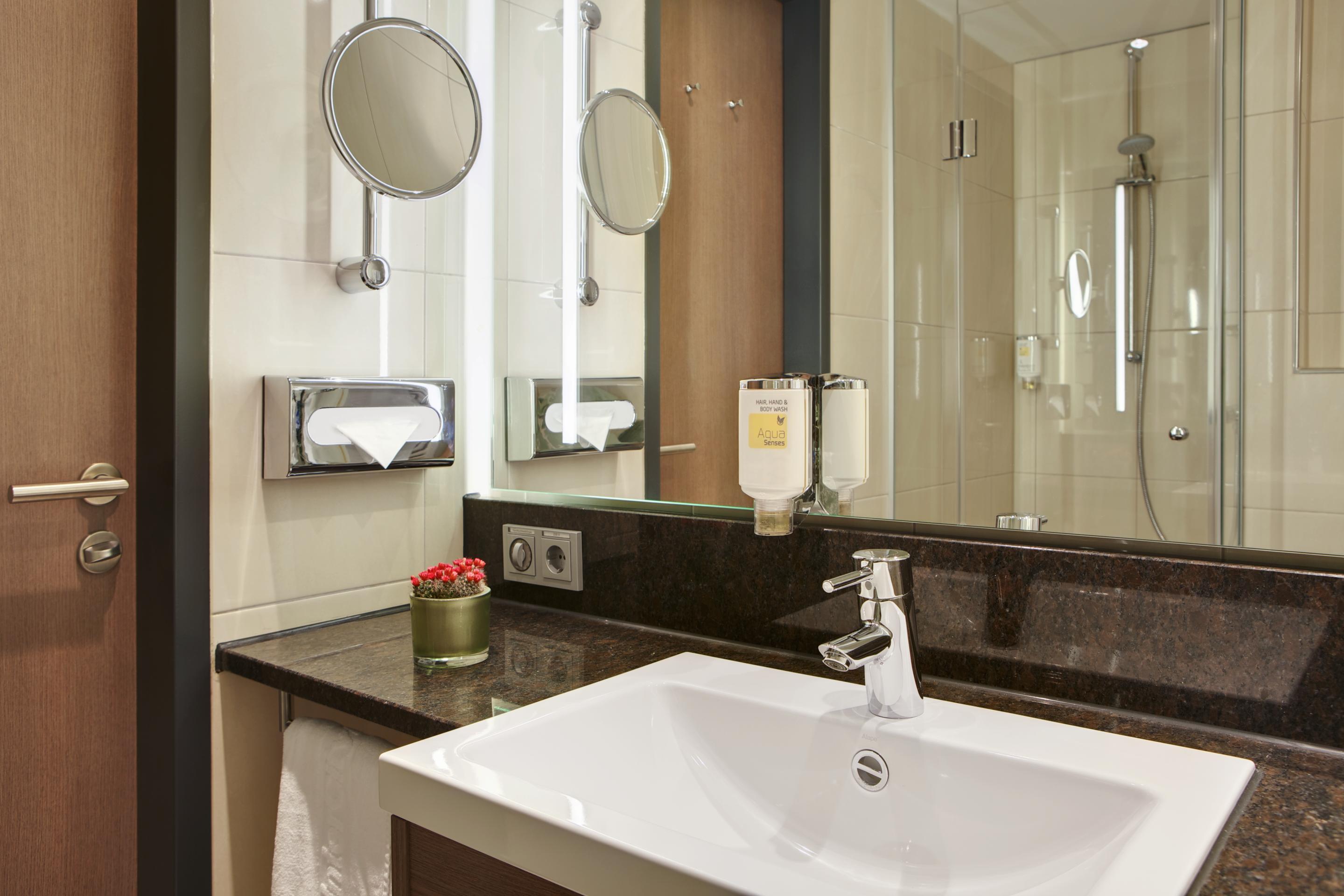 Intercityhotel Дармщат Екстериор снимка