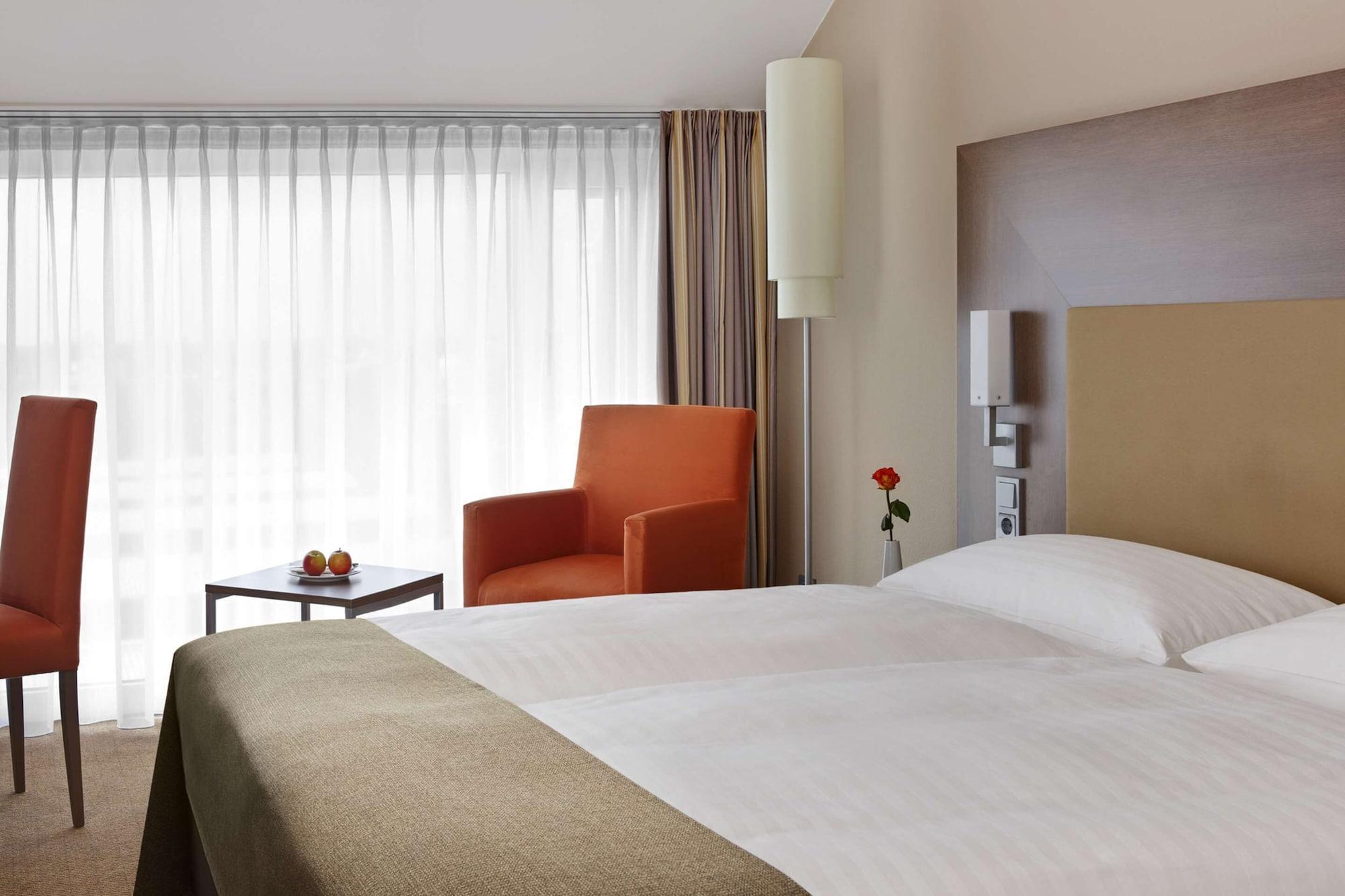 Intercityhotel Дармщат Екстериор снимка
