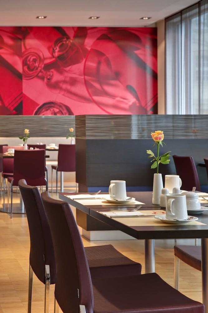 Intercityhotel Дармщат Екстериор снимка