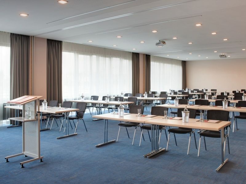 Intercityhotel Дармщат Екстериор снимка