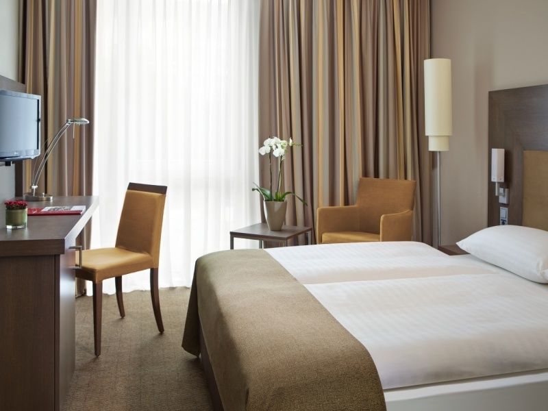 Intercityhotel Дармщат Екстериор снимка