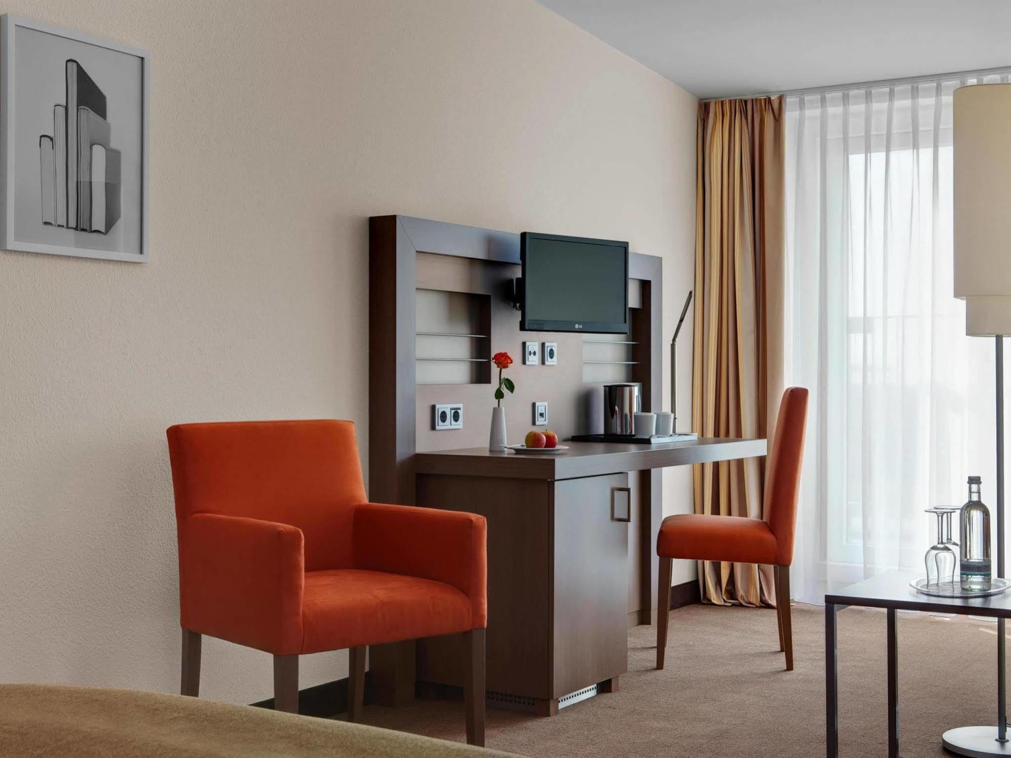 Intercityhotel Дармщат Екстериор снимка